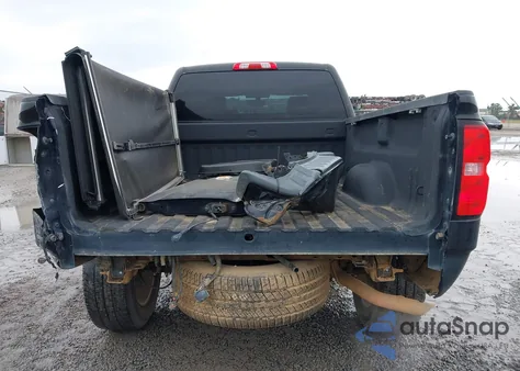 2018 Chevrolet Silverado 1500 Custom z USA, uszkodzony, nr VIN 1GCRCPEC0JZ356018